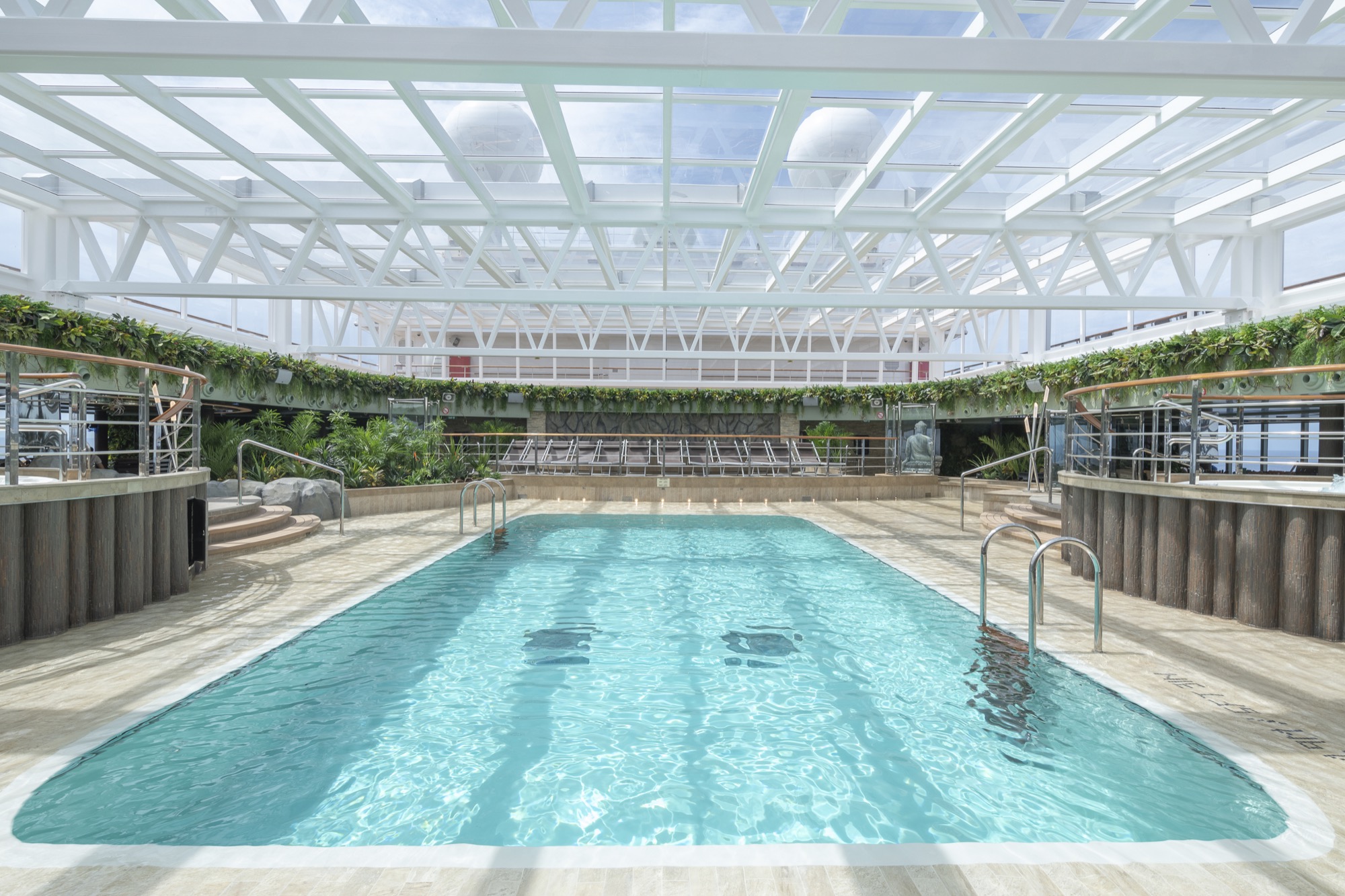 MSC Cruises MSC Seaview Pool 2.jpg